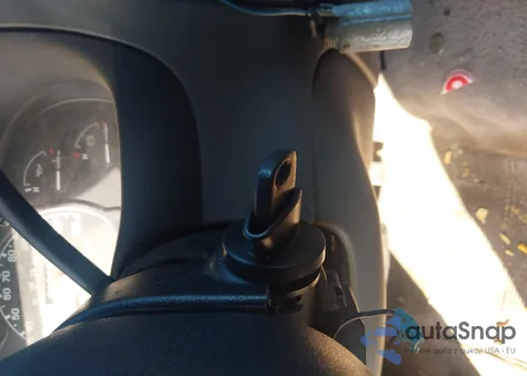 2000 Ford Explorer Xls z USA, uszkodzony, nr VIN 1FMZU62X3YUB73486